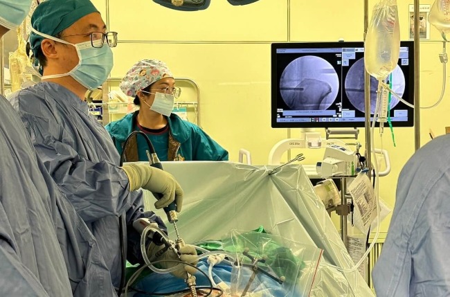 脊椎內視鏡手術有許多好處：創傷小、恢復快、疼痛低